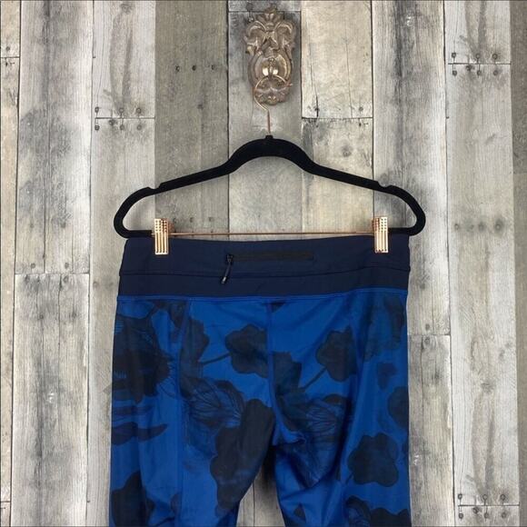 Lululemon Wunder Under Crop Full On Luxtreme Jumbo Inky Floral Size 8 - Picture 5 of 16